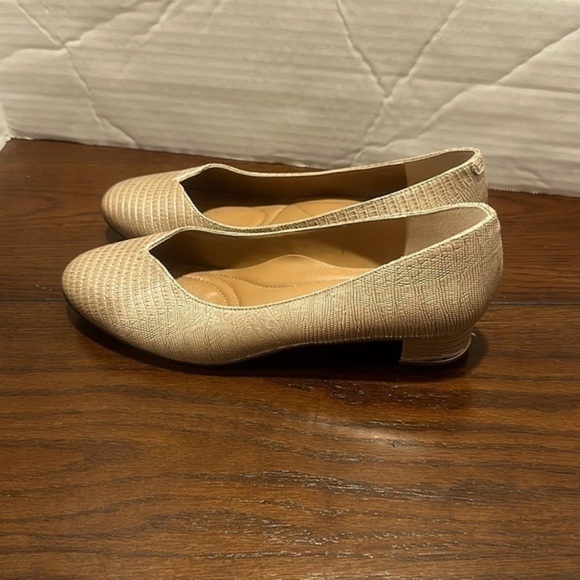 JRenee - Picture 2 of 5